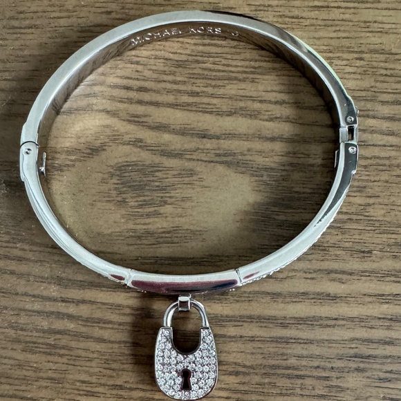 Michael Kors bangle braclet - Picture 2 of 3